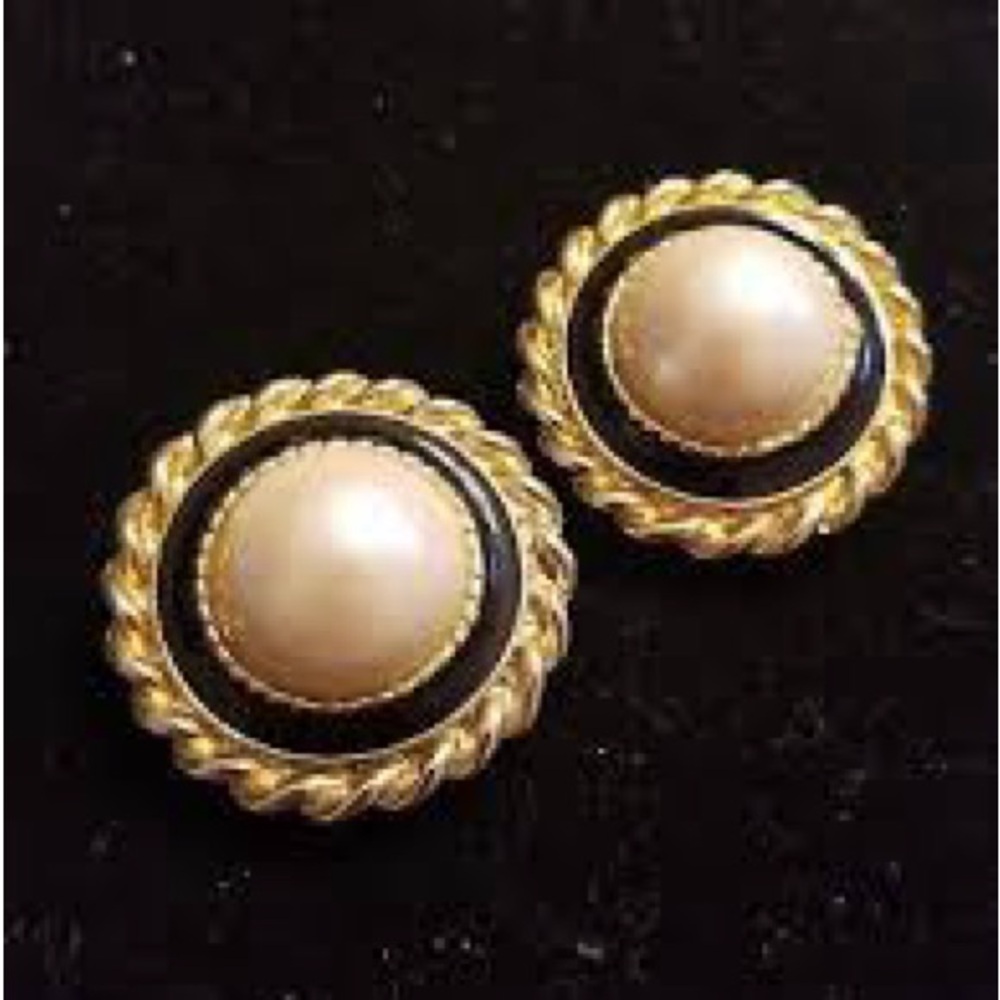 Vintage Park Lane Gold w/Black & Pearl Clip-On Earrings